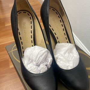 Size 6, black stiletto heel